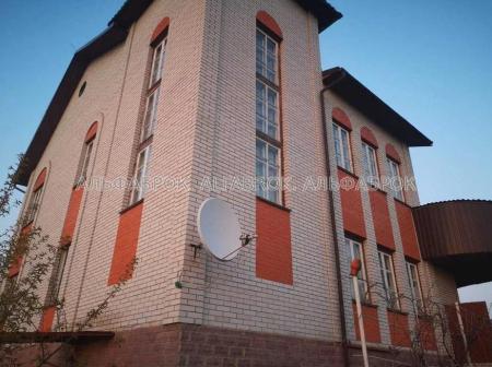 Продам 3-этажный дом