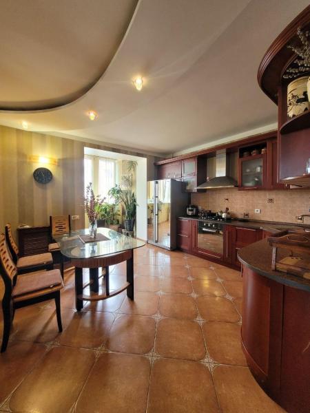 Продам 3-комнатную квартиру, ЖК «Стожары»