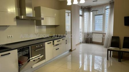Продам 4-кімнатну квартиру, ЖК бул. Лесі Українки, 7б
