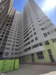 Продам 2-комнатную квартиру в новостройке, ЖК Восточные ворота, 65 м², без ремонта
