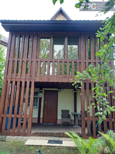 Продам 3-поверховий будинок