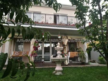 Продам 2-поверховий будинок