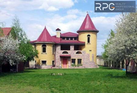 Продам 2-поверховий будинок