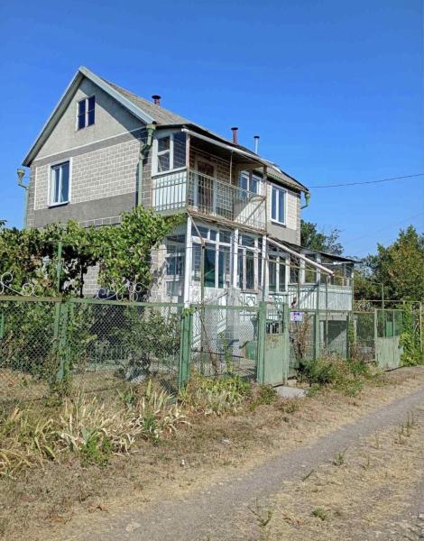 Продам 2-поверховий будинок