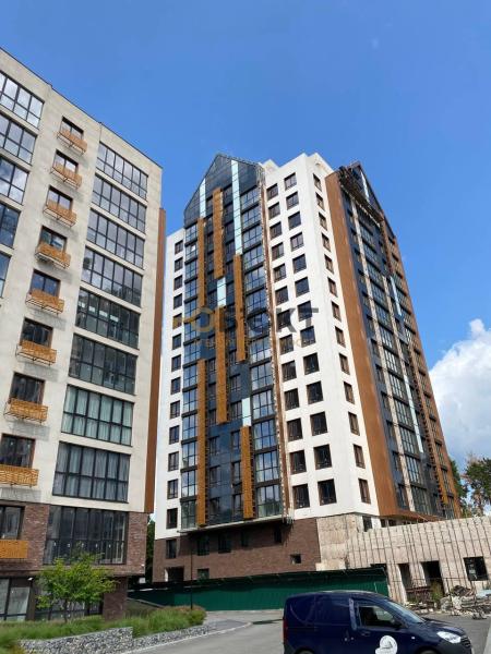 Продам 4-кімнатну квартиру,  ЖК «Люксембург»