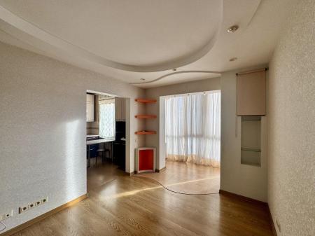 Продам 3-кімнатну квартиру