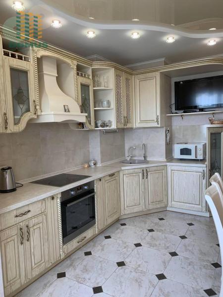 Продам 2-кімнатну квартиру в новобудові, ЖК вул. Бреуса, 63