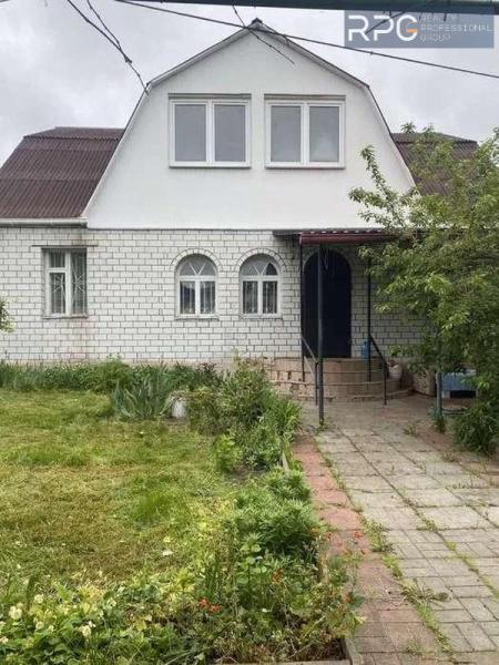 Продам 2-поверховий дачний будинок