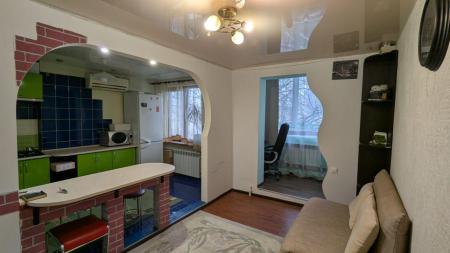 Продам 4-кімнатну квартиру