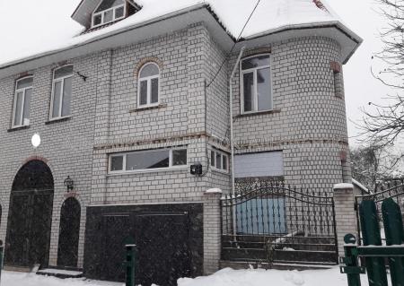 Продам 2-поверховий дачний будинок