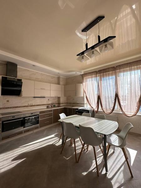 Продам 3-кімнатну квартиру