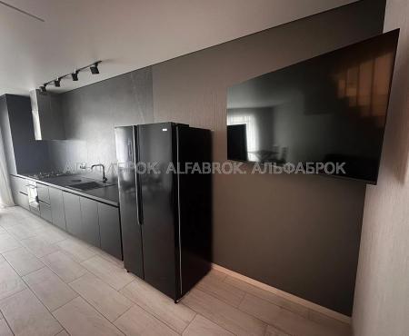 Продам 3-этажный дом