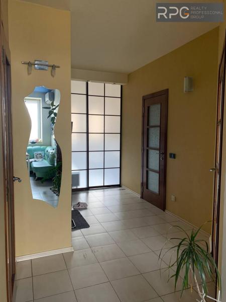 Продам 2-кімнатну квартиру