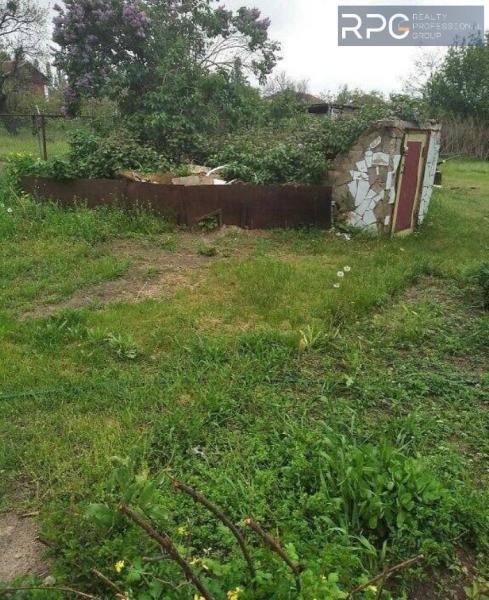 Продам ділянку зі старим будинком