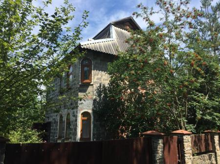 Продам 2-поверховий будинок