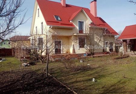 Продам 2-этажный дом
