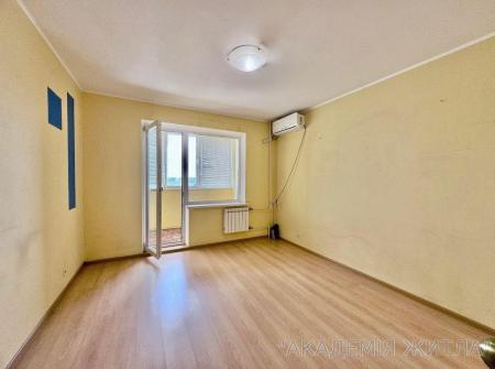 Продам 4-комнатную квартиру