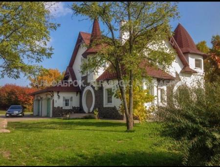 Продам 2-поверховий будинок