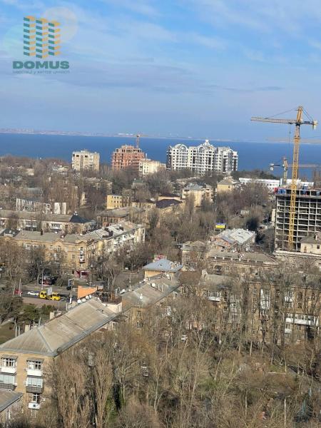 Продам 3-кімнатну квартиру в новобудові, ЖК «Чотири сезони»
