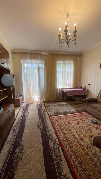 Продам 2-кімнатну квартиру