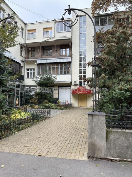 Продам 5-комнатную квартиру