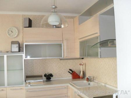 Сдам 3-комнатную квартиру