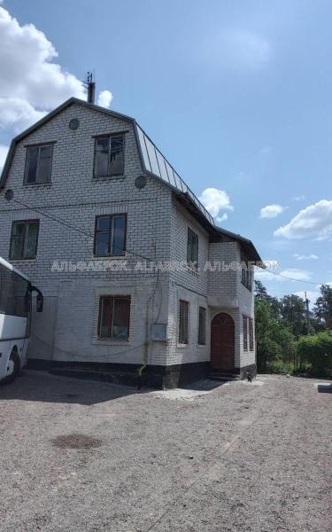 Продам 2-поверховий будинок