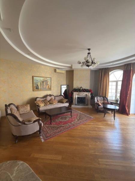 Продам 2-поверховий будинок