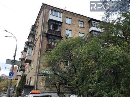 Продам 5-кімнатну квартиру