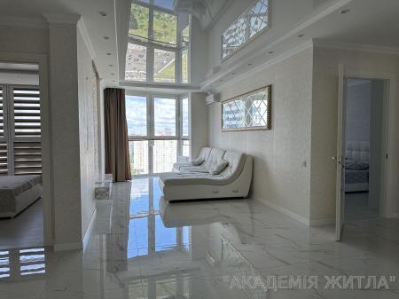Продам 3-комнатную квартиру в новостройке