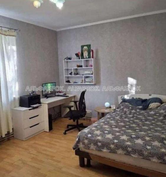 Продам 2-этажный дом