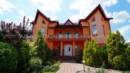 Продам 3-этажный дом