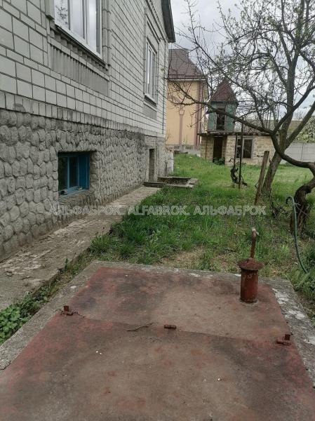 Продам 2-поверховий будинок