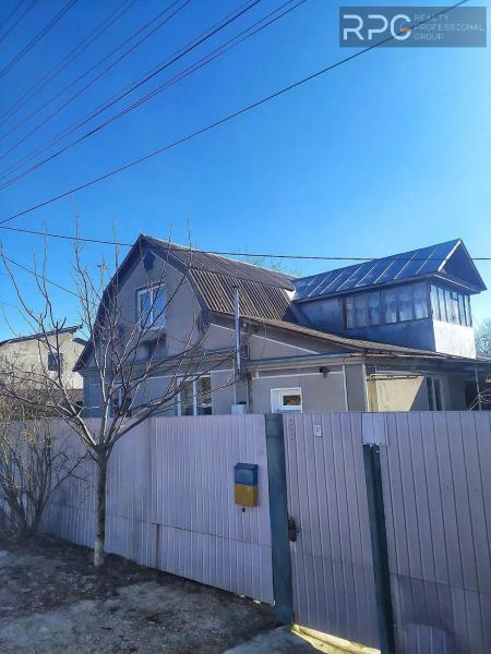 Продам 2-поверховий будинок