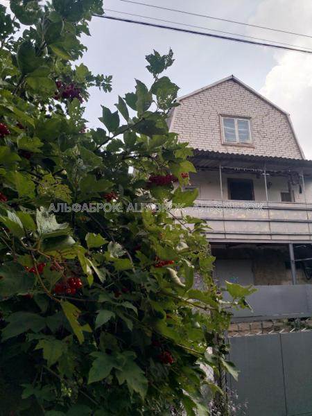 Продам 2-поверховий будинок