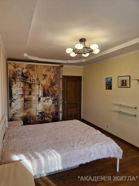 Продам 3-комнатную квартиру