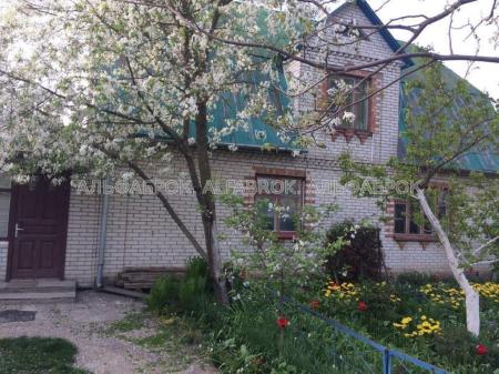 Продам 2-поверховий будинок