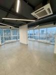 Продам офіс в офісному центрі, 288 м², євроремонт