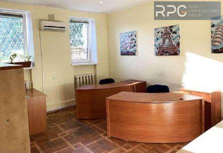Продам офісне приміщення