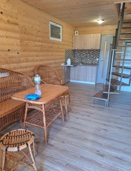 Продам 3-поверховий дачний будинок