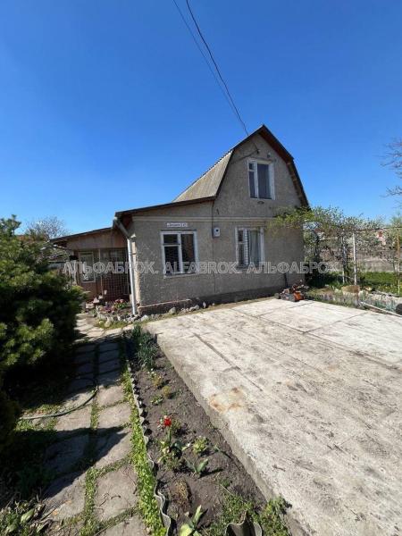 Продам 2-поверховий будинок