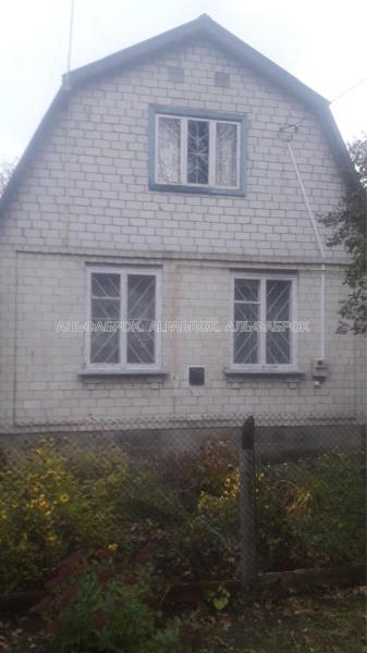 Продам 2-поверховий дачний будинок