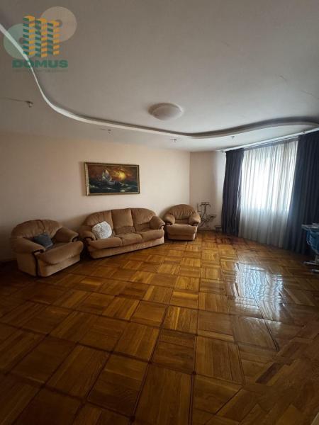 Продам 3-кімнатну квартиру