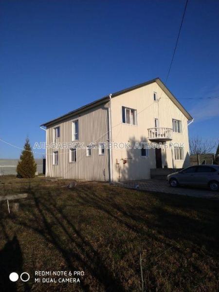 Продам 2-поверховий будинок