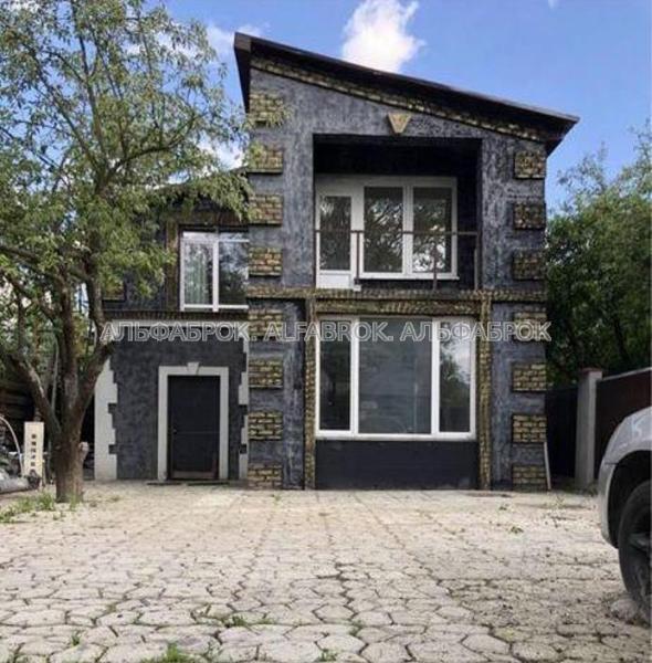Продам 2-этажный дом