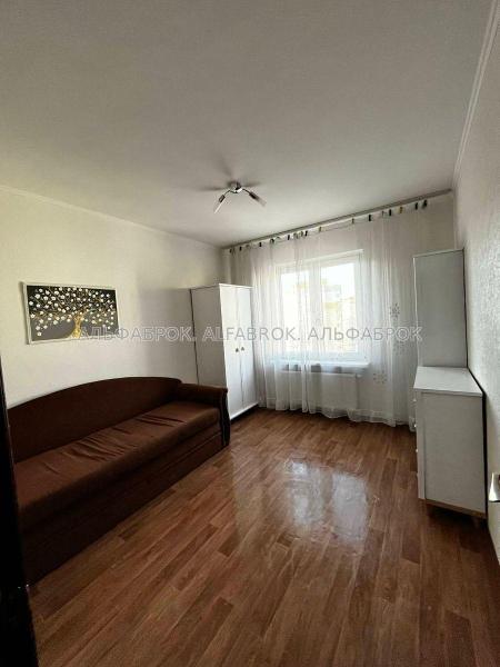Продам 3-комнатную квартиру