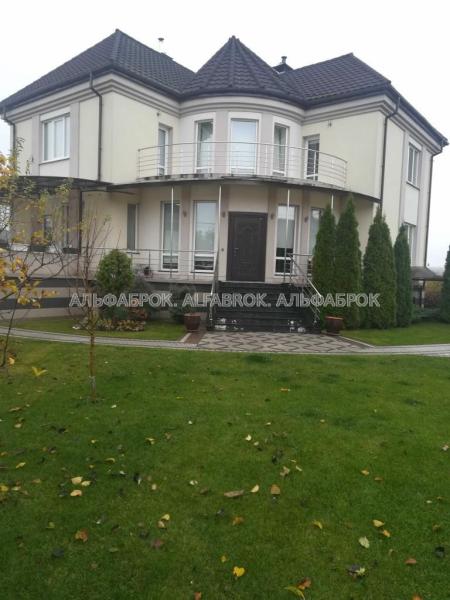 Продам 3-поверховий будинок