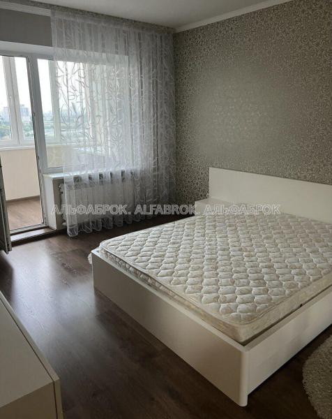 Продам 3-кімнатну квартиру