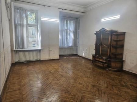 Продам 5-кімнатну квартиру