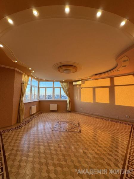 Продам 3-комнатную квартиру в новостройке